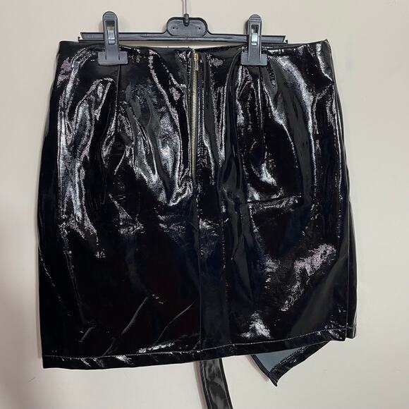 Fashion Nova Black Wet Look Belted Asymmetrical Faux Patent Mini Skirt Size XL - Picture 3 of 7